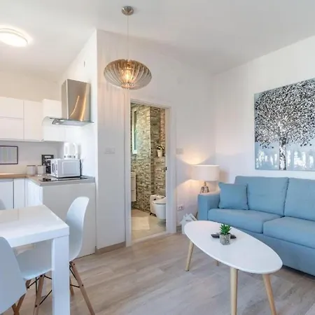And Poesia Apartment Split