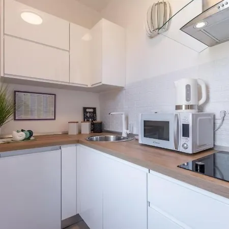 Appartement And Poesia *