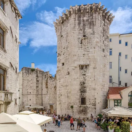 Apartment And Poesia Split