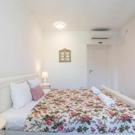 And Poesia Appartement *