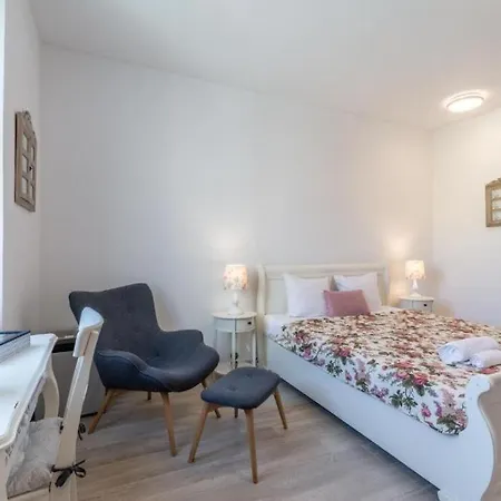 Apartment And Poesia