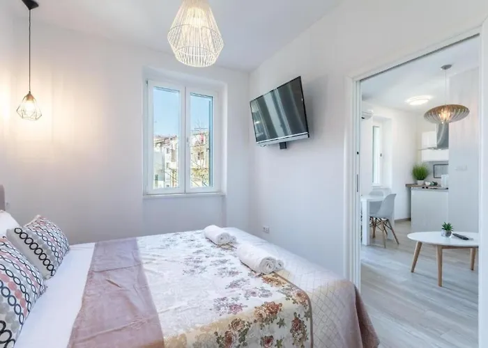 And Poesia Lägenhet Split